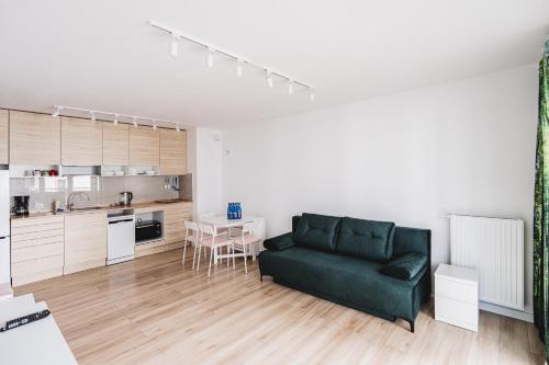 Lubicka 69 Urban Retreat Apartment by BookingHost