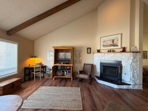 Ένα ή περισσότερα κρεβάτια σε δωμάτιο στο TALISMAN AMAZING VIEWS Walk to Uptown Sleeps 4