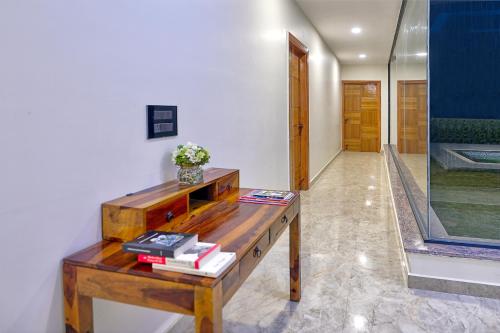 Billede fra billedgalleriet på ELIVAAS Amaltas 4 BHK Countryside Hideaway With Pvt Pool, Lush Garden & 360 Aravali Views i Bhundsi