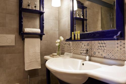 Ένα μπάνιο στο Simantro Resort