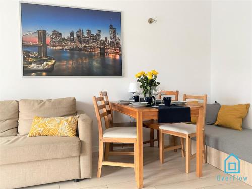 Milky Apartment with Balcony - 3 km to Baltic Sea
