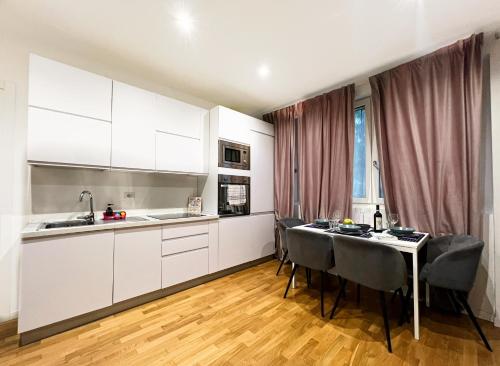 Luminoso Loft Navigli - nel cuore di Milano - MetroM2 - Wi-Fi - cabina armadio