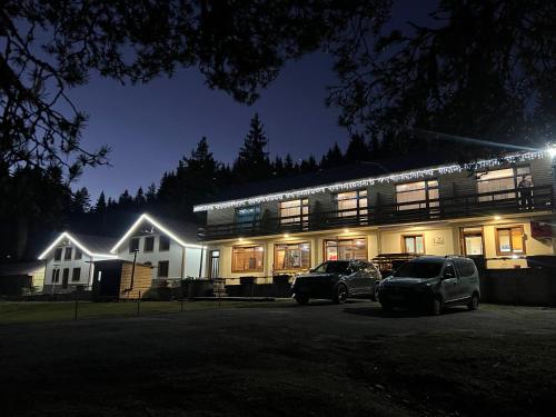 Райски кът “Еленова поляна”