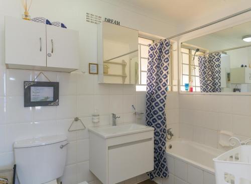 Et badeværelse på Tide and Whale Tail