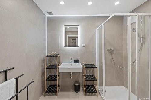 Nüll Residences 37 - Bright Attic Apartment with AC