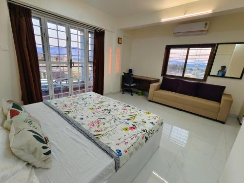 Postel nebo postele na pokoji v ubytování Friendz Villa - 3BHK with Private Pool and Wi-Fi