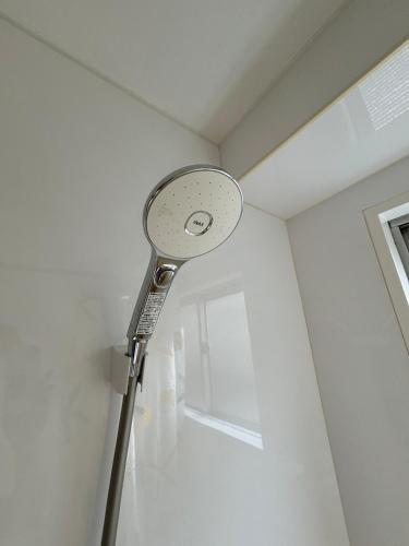 Direct to Narita 9min walk from Kinshicho St Within walking distance of Asakusa and Skytree 50min bus ride to Disneyland 3min walk from the mall