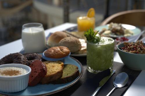 Jídlo v hotelu nebo okolí