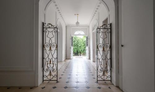 Fotografie z fotogalerie ubytování Privatelodge - Villa avec Piscine en bords de Marne v destinaci Chennevières-sur-Marne
