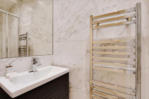 Modern apartment - 2BR 6P - Enfants-Rouges