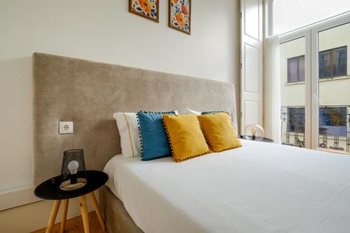 Bright 2bedroom apartment in Bonfim, 2 minutes from Campanhã, Porto city center