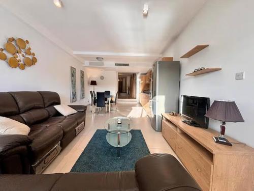 Et opholdsområde på Birgu Seafront 3 Bedroom Apartment