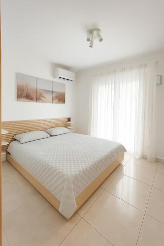 Nikiti Pure Modern New Build Apartment