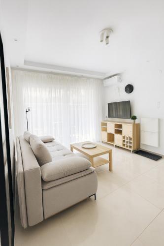Nikiti Pure Modern New Build Apartment