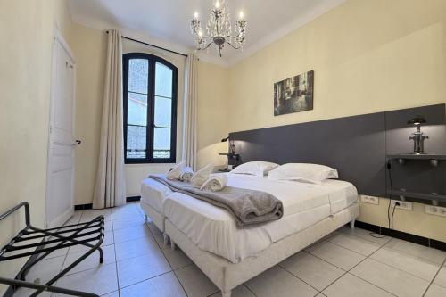 Beautiful 2-bedroom apartment - near the Palais and the beaches