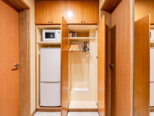 Akasaka 4min walk, 3min to Roppongi ,10min to Shibuya , King Bed, Switch ,Free Wi-Fi , PocketWi-Fi