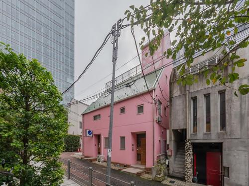 Akasaka 4min walk, 3min to Roppongi ,10min to Shibuya , King Bed, Switch ,Free Wi-Fi , PocketWi-Fi