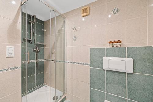 Et badeværelse på Apartamento Delta Muga con Vistas al Mar