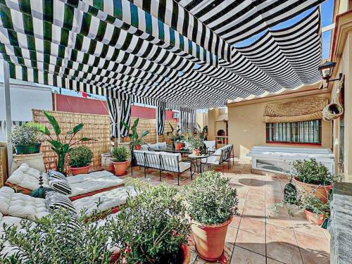 10Pax Terraza minipiscina-jacuzzi Parking free