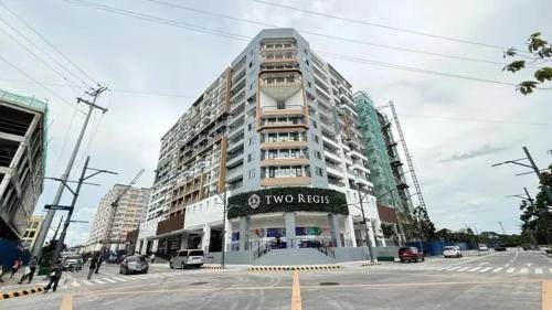 Tòa nhà nơi căn hộ tọa lạc