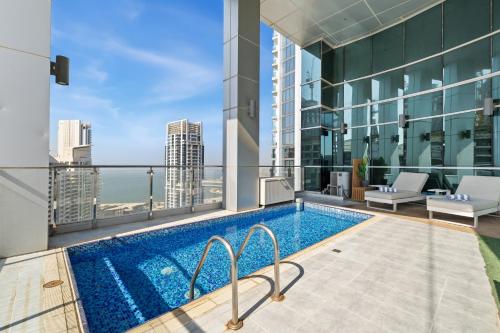 Ultra-Luxury Penthouse Private Pool & Yacht Views