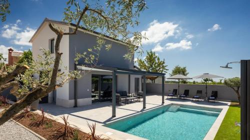 Modern villa Ana with 2 bedrooms in Tinjan