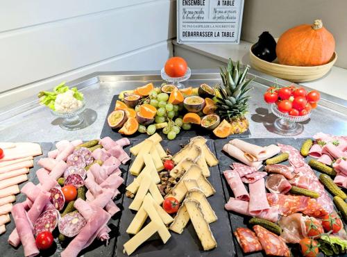 Jídlo v hotelu nebo okolí