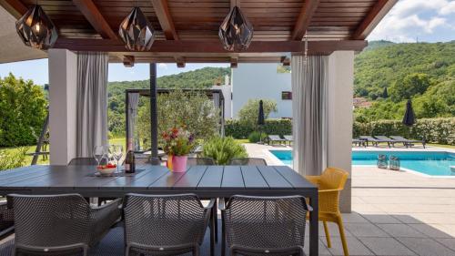 Modern villa Susanj with outdoor pool in Opatija