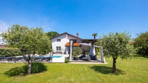 Modern villa Susanj with outdoor pool in Opatija
