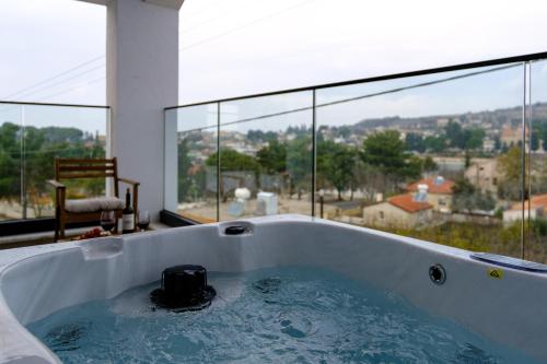 Billede fra billedgalleriet på Pamboo Ampelos House by Nomads i Statos and Ayios Photios