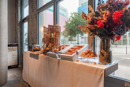 Jídlo v aparthotelu nebo okolí