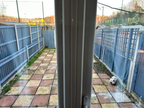 Modern 2 Bedroom House Near London City Airport, Excel, O2 & DLR with FREE Parking & Privet Entrance photo 7