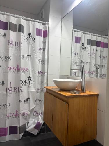 Et badeværelse på Moderno Loft - Piscina y solarium!