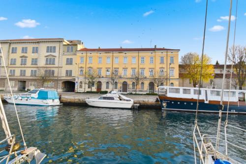 Hostel L&G in Pula , Private Rooms & Beautiful Sea View