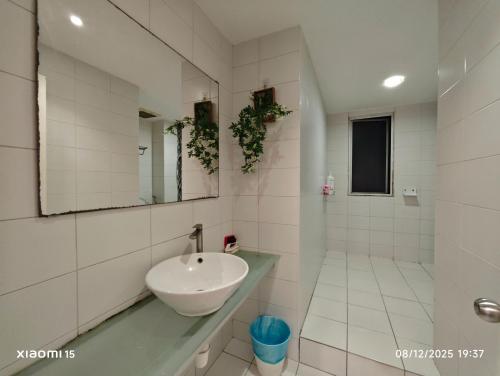Koupelna v ubytování 4 to 6 Pax Muji Penthouse Johor Bahru Paradigm UTM