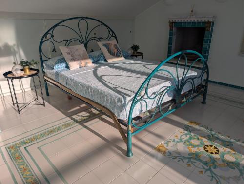 Ένα ή περισσότερα κρεβάτια σε δωμάτιο στο Oasis on the Gulf with a Sea View - Unique Roof Top Condo