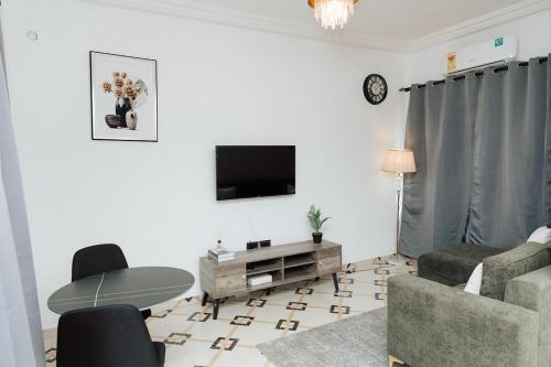 Modern 1 Bedroom Retreat by PB Homes