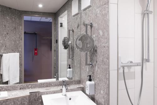 Koupelna v ubytování Scandic Stuttgart Europaviertel