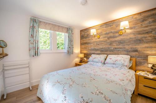 Postel nebo postele na pokoji v ubytování 1 Bed in Silton oc-o32632