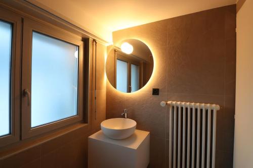 Et badeværelse på Apartment for 12 people - Renovated duplex