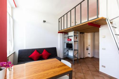 ArtStay Apt Porta Romana Parking 3th floor no lift
