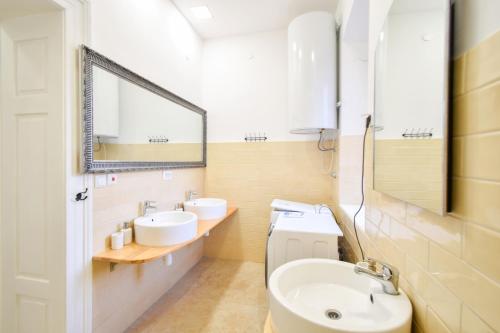 Hostel L&G in Pula , Private Rooms & Beautiful Sea View