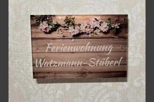 Et logo, certifikat, skilt eller en pris der bliver vist frem på BoLA Ferienwohnung Hamburg 51 für 2 Personen