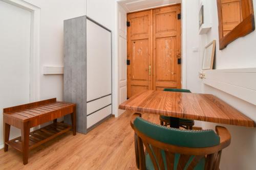 Hostel L&G in Pula , Private Rooms & Beautiful Sea View
