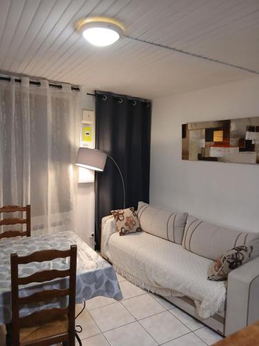 Posezení v ubytování Escale de Cravant