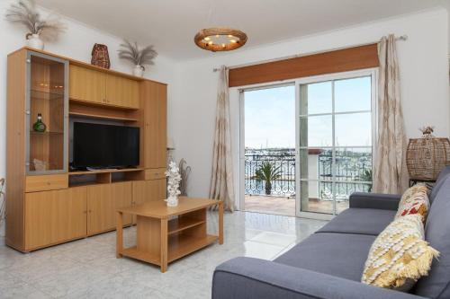 B37 - Central City Door Apartment