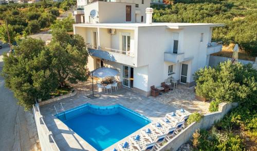 Villa KRISTINA in Makarska with private pool, BBQ