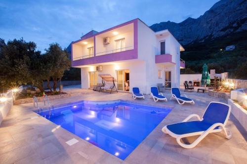 Villa KRISTINA in Makarska with private pool, BBQ