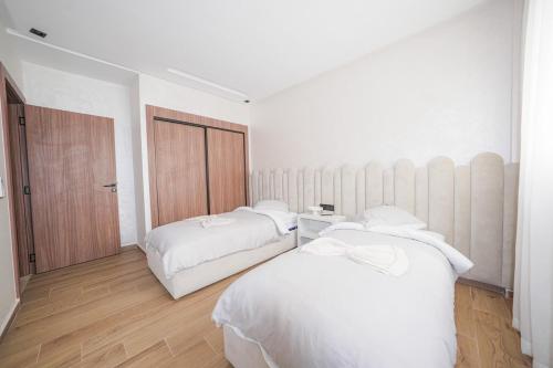 View of Pool - apartments for rent in Singapore - Rentberry