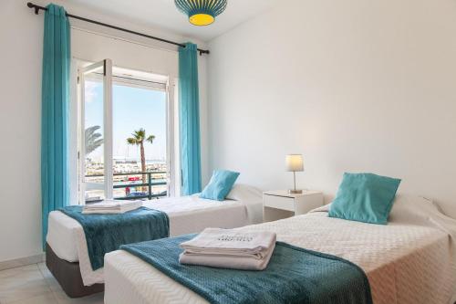 B77 - Marina View on Avenida Apartment